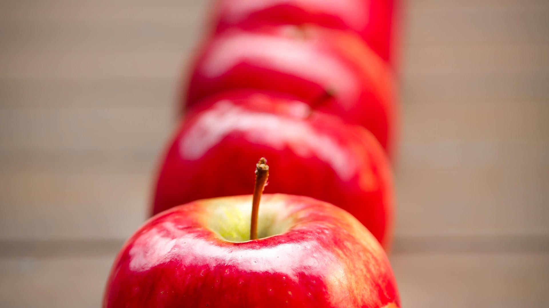 Apples in a row