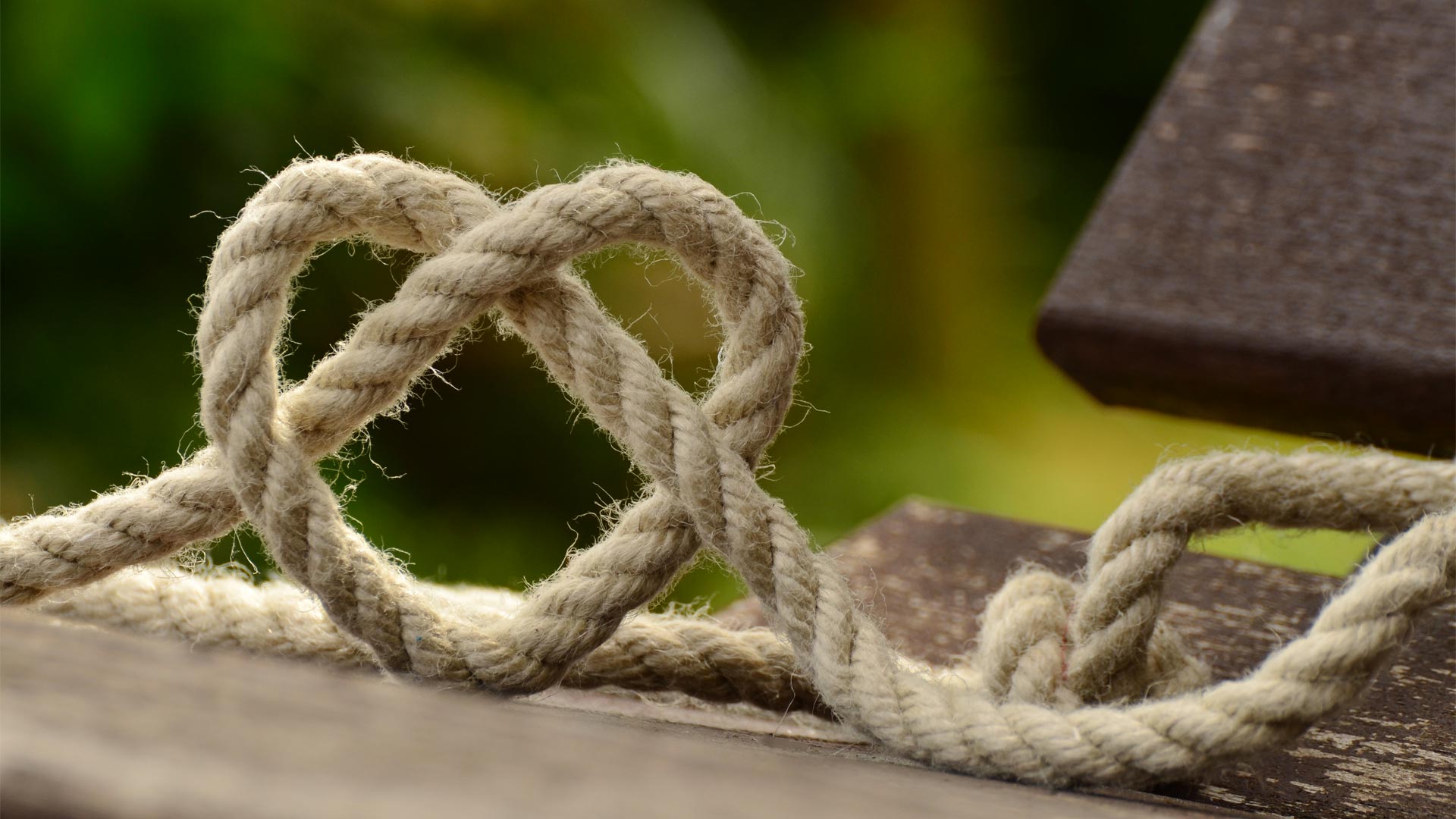 Rope shaped like heart