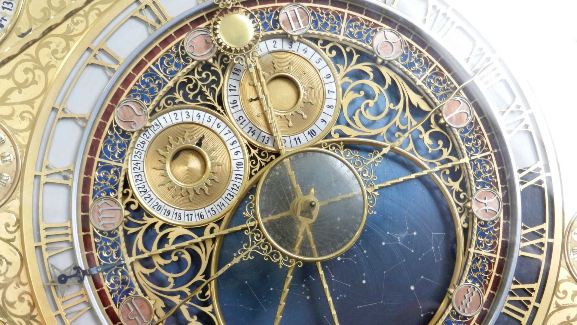 old-fashioned clock