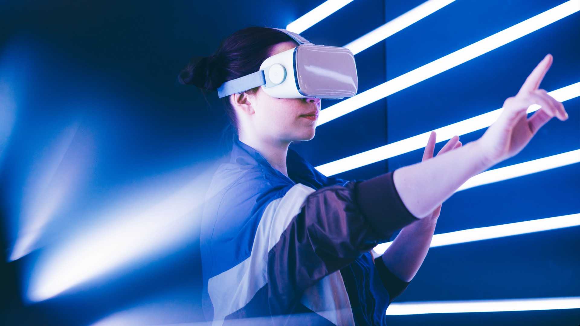 person uses a virtual reality headset