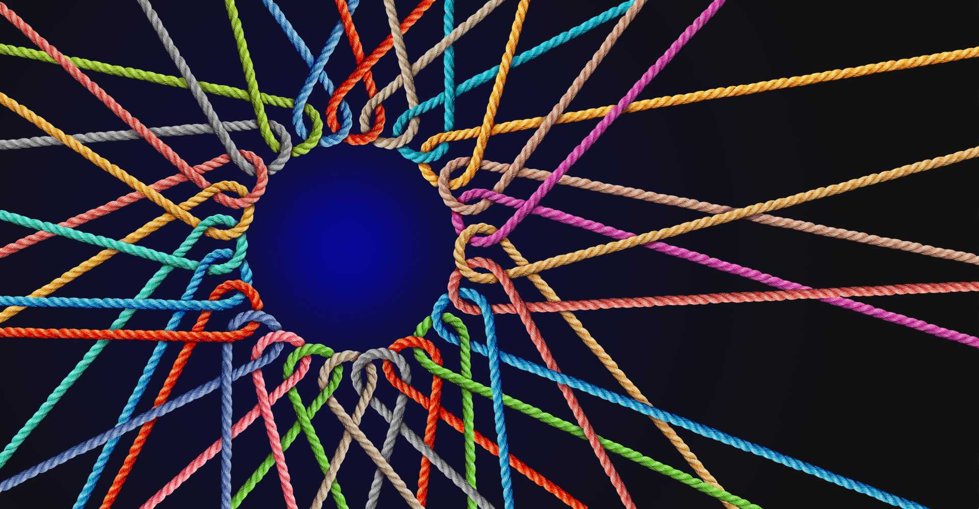 Colorful ropes forming knotted loops