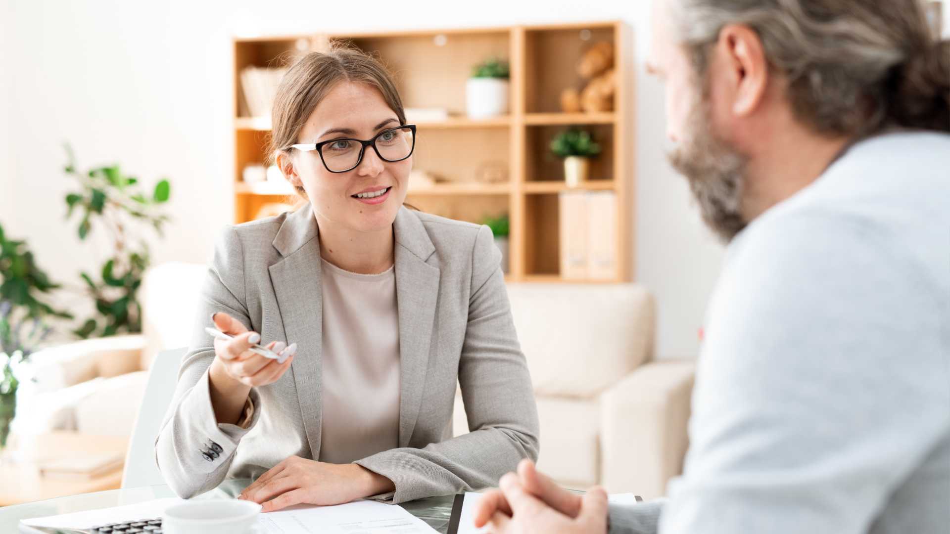 Woman having a one a one session with her coworker.