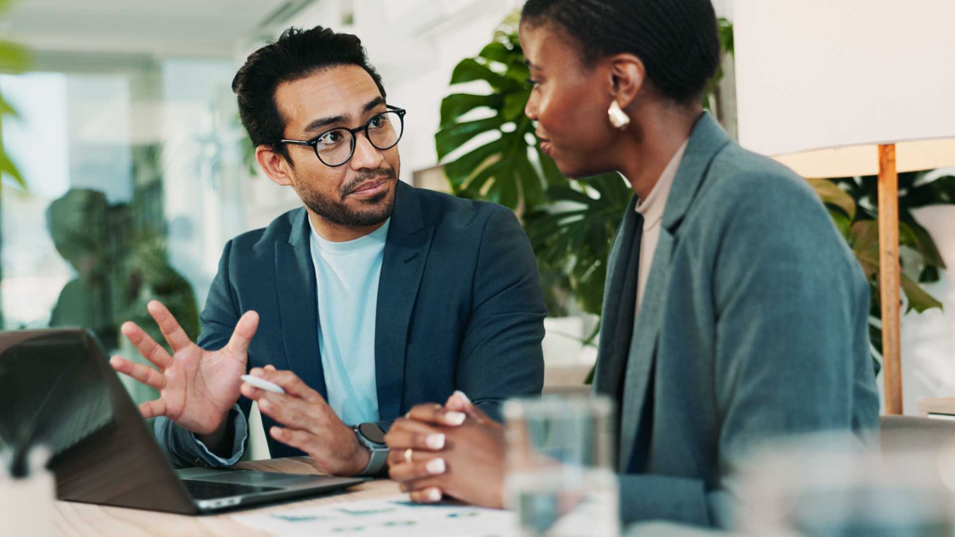 Woman and man in a conversation with eachother.