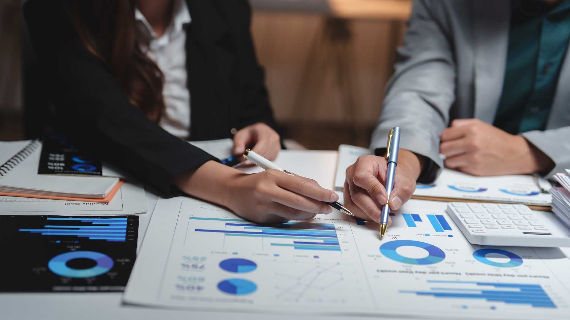 L&D professionals reviewing employee experience and performance data to identify leadership development priorities and connect training decisions to organizational outcomes.