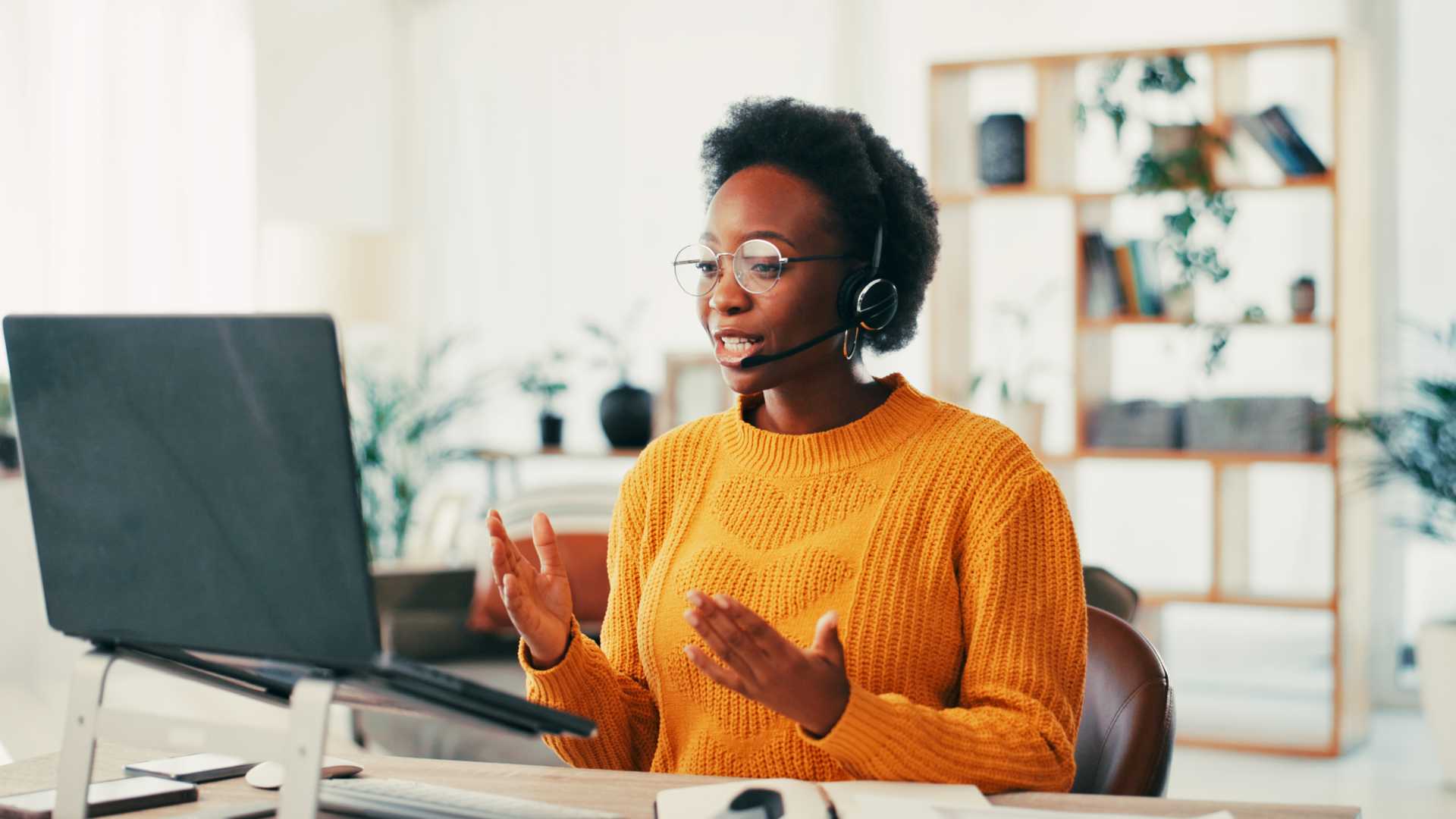 Employee practicing workplace communication skills using an AI-powered training simulation, illustrating how realistic role-play and personalized feedback support performance readiness.